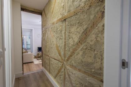 LovelyStay - Vintage Flat Near Santa Justa Elevator! - image 15