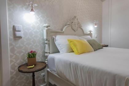 LovelyStay - Vintage Flat Near Santa Justa Elevator! - image 4