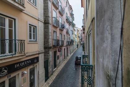 LovelyStay - Vintage Flat Near Santa Justa Elevator! - image 6