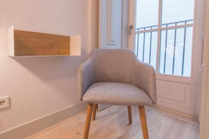 LovelyStay - Charming 3 Bedroom Wonder Downtown - image 15