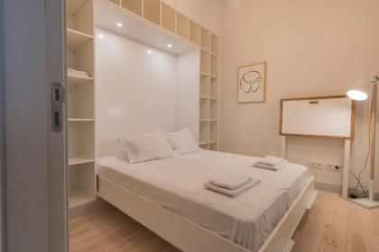 LovelyStay - Charming 3 Bedroom Wonder Downtown - image 16