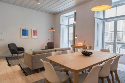 LovelyStay - Charming 3 Bedroom Wonder Downtown - image 17