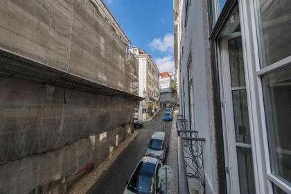 LovelyStay - Charming 3 Bedroom Wonder Downtown - image 18