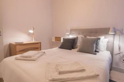 LovelyStay - Charming 3 Bedroom Wonder Downtown - image 19