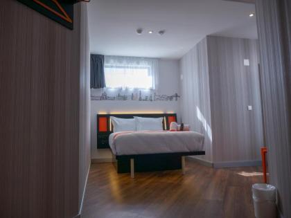 easyHotel Lisbon - image 19