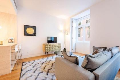 GuestReady - Stylish Baixa Collection Apartment - image 14
