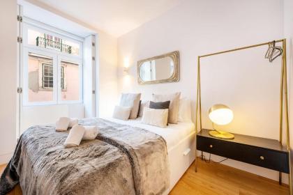 GuestReady - Stylish Baixa Collection Apartment - image 15