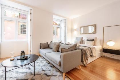 GuestReady - Stylish Baixa Collection Apartment - image 3