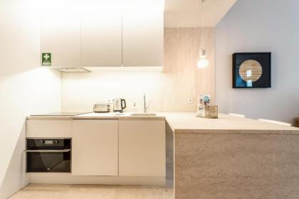 GuestReady - Stylish Baixa Collection Apartment - image 9