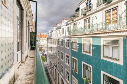 Cosy Flat sleeps 6 in the heart of Baixa - image 3