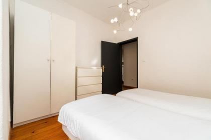 Cosy Flat sleeps 6 in the heart of Baixa - image 8