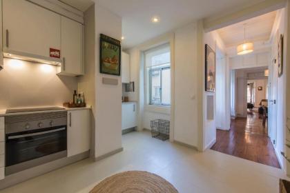 LovelyStay - Chiado 2 Bedroom Charm! - image 14