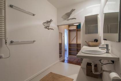 LovelyStay - Chiado 2 Bedroom Charm! - image 20