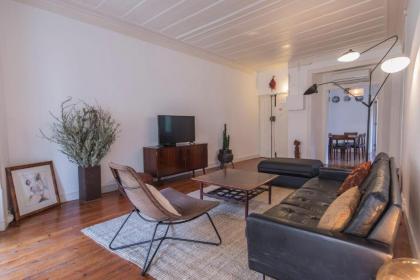 LovelyStay - Chiado 2 Bedroom Charm! - image 4