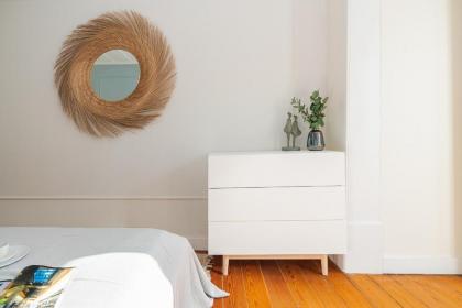 Stunning Apartment in Chiado - Heart of Lisbon - image 10