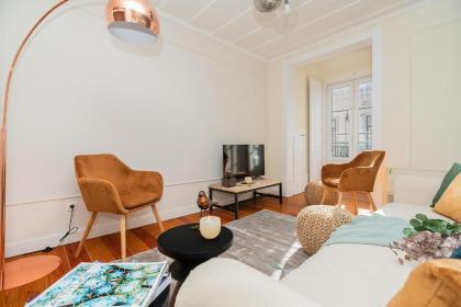 Stunning Apartment in Chiado - Heart of Lisbon - image 11