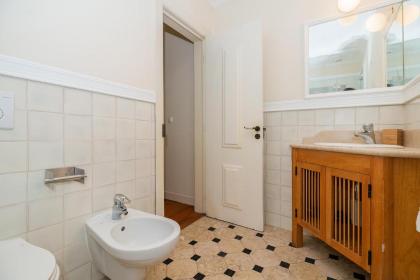 Stunning Apartment in Chiado - Heart of Lisbon - image 12
