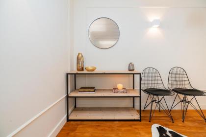 Stunning Apartment in Chiado - Heart of Lisbon - image 18