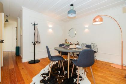 Stunning Apartment in Chiado - Heart of Lisbon - image 5