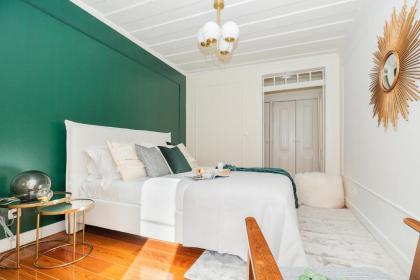 Stunning Apartment in Chiado - Heart of Lisbon - image 8