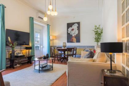 Charming Chiado 2Bedr W/Balcony and View - image 11
