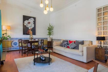 Charming Chiado 2Bedr W/Balcony and View - image 17