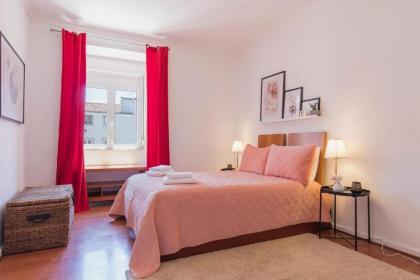 Charming Chiado 2Bedr W/Balcony and View - image 18