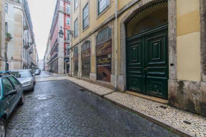 LovelyStay - Spacious 2BR Downtown - 5 min to River - image 17