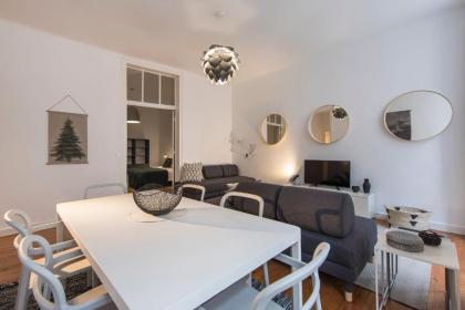 LovelyStay - Spacious 2BR Downtown - 5 min to River - image 2