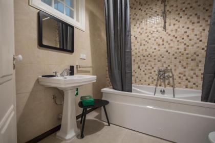 LovelyStay - Spacious 2BR Downtown - 5 min to River - image 3