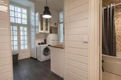 LovelyStay - Spacious 2BR Downtown - 5 min to River - image 8