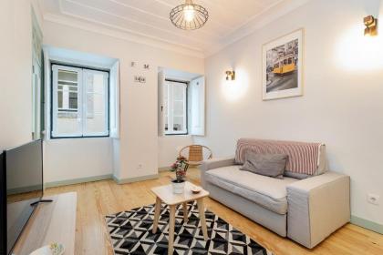 Cosy Madalena Flat - image 1
