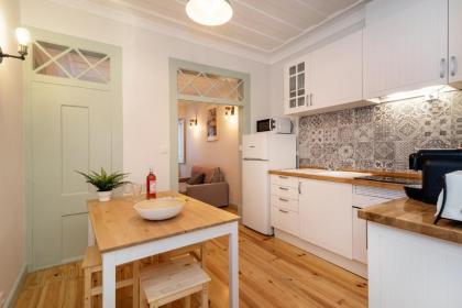 Cosy Madalena Flat - image 12