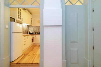 Cosy Madalena Flat - image 14