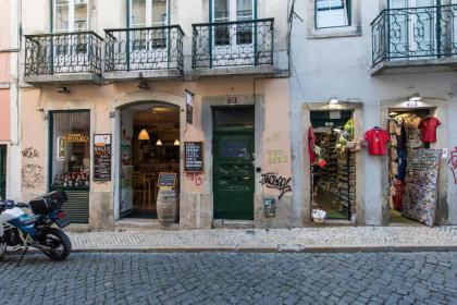 LovelyStay - Bairro Alto Terrace Wonder - image 17