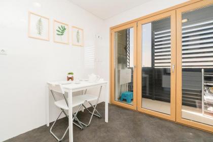 Modern deco apartment with balcony - image 16