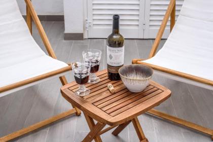Elegant Apartment with Private Terrace in Chiado - image 15