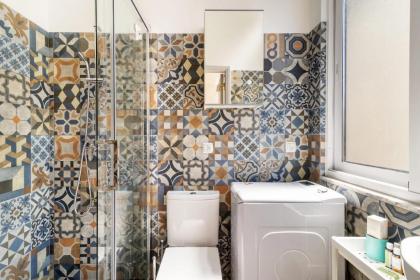 Sunny 3-Bdr Family Apartment in Central Lisbon - image 16