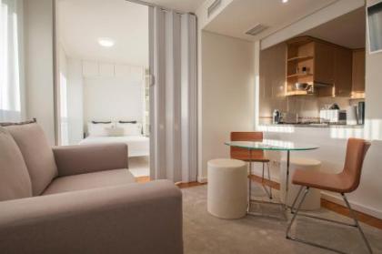 Saldanha Executive Apartment by The Portuguese Butler - image 16