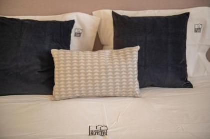 Saldanha Executive Apartment by The Portuguese Butler - image 6