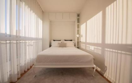 Saldanha Executive Apartment by The Portuguese Butler - image 7
