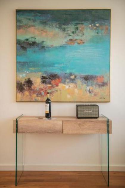 Saldanha Executive Apartment by The Portuguese Butler - image 8