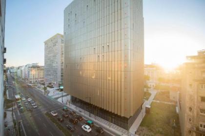 Saldanha Executive Apartment by The Portuguese Butler - image 9