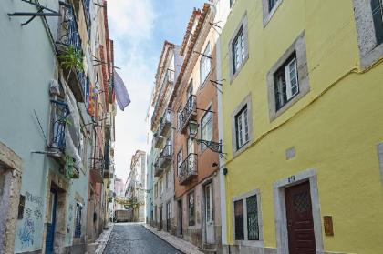 Bairro Arte - Center Lisbon with AC/4 beds/2 bath - image 2