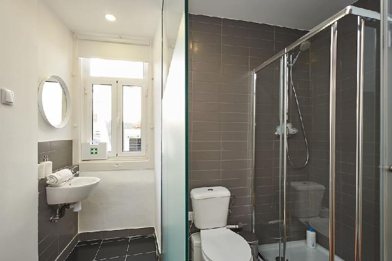 Bairro Arte - Center Lisbon with AC/4 beds/2 bath - image 5