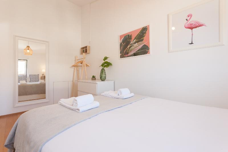 Hip Loft with a View in the Bohemian Principe Real - image 2