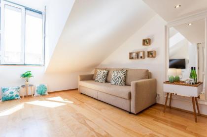 Hip Loft with a View in the Bohemian Principe Real - image 5