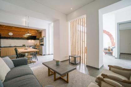 the Alfama Luxury 3 BDR Loft  Patio Lisbon