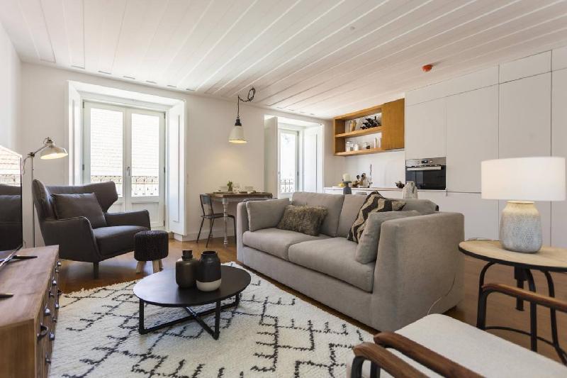 Modern & Charming Flat  heart of Lisboa Time Out - image 4