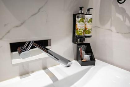 Duplo Charme Boutique Hotel - image 11